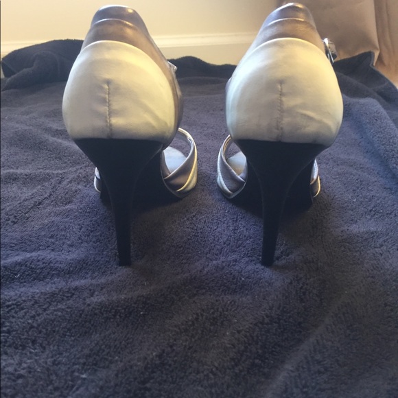 Heels - Picture 3 of 3